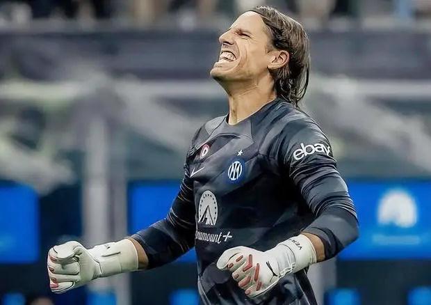 罗比·雷凭借卓越的三振率在蓝鸟队夺得 2021 年美联赛扬奖